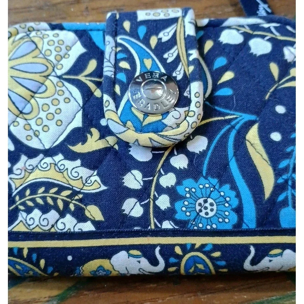 Vera Bradley Ellie Blue Wallet With Zipper Retired Pattern Paisley - Picture 4 of 5
